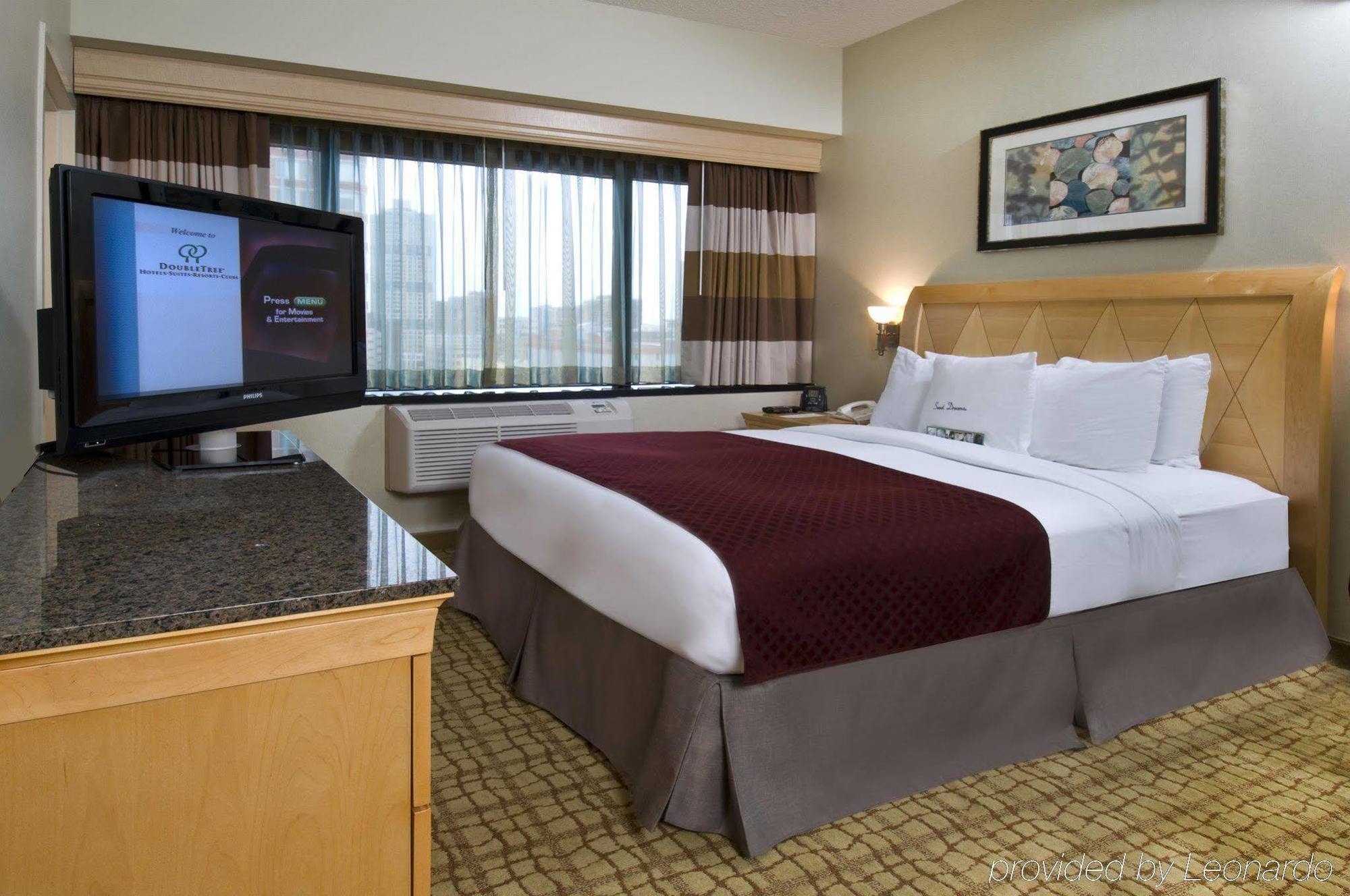 Doubletree By Hilton Hotel & Suites Джерси-Сити Номер фото
